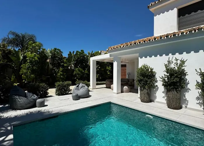 Bliss - Serenity 4-bedroom With Exclisive Heated Private Pool & Jacuzzi, Tropical Garden, Marbesa - Steps From The Cabopino *