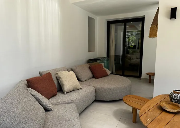 Bliss - Serenity 4-bedroom With Exclisive Heated Private Pool & Jacuzzi, Tropical Garden, Marbesa - Steps From The Cabopino Willa