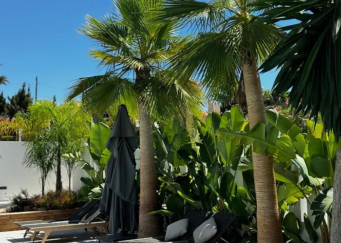 Willa Bliss - Serenity 4-bedroom With Exclisive Heated Private Pool & Jacuzzi, Tropical Garden, Marbesa - Steps From The Cabopino *