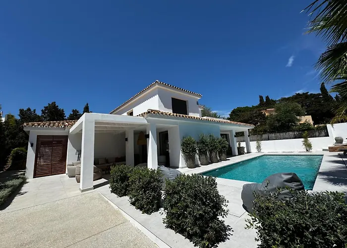 Bliss - Serenity 4-bedroom With Exclisive Heated Private Pool & Jacuzzi, Tropical Garden, Marbesa - Steps From The Cabopino