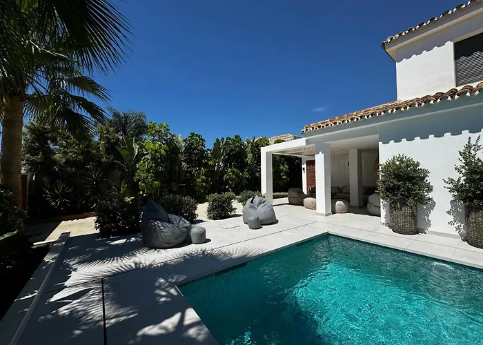 Willa Bliss - Serenity 4-bedroom With Exclisive Heated Private Pool & Jacuzzi, Tropical Garden, Marbesa - Steps From The Cabopino Marbella