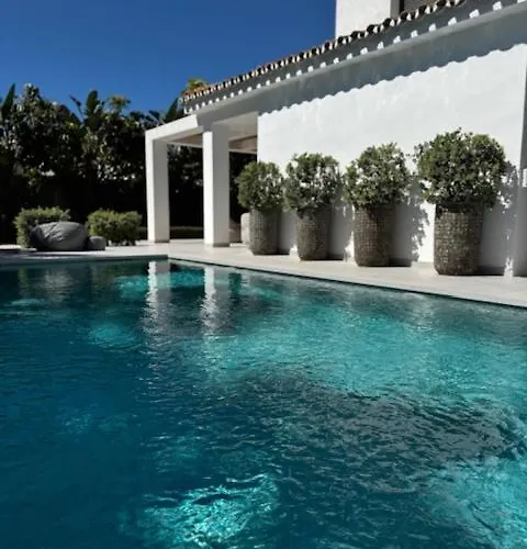 Bliss - Serenity 4-bedroom With Exclisive Heated Private Pool & Jacuzzi, Tropical Garden, Marbesa - Steps From The Cabopino Willa Marbella