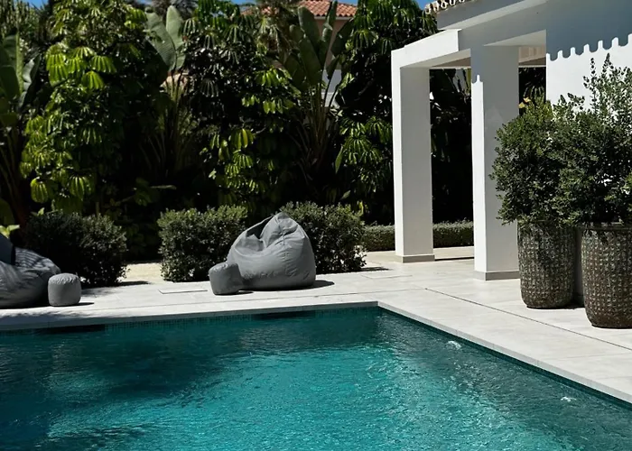 Bliss - Serenity 4-bedroom With Exclisive Heated Private Pool & Jacuzzi, Tropical Garden, Marbesa - Steps From The Cabopino Willa *